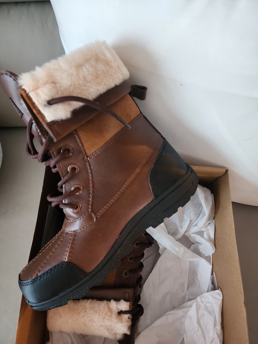 UGG Kids Brown Leather and Suede Lace-Up Boots with Shearling Cuff
